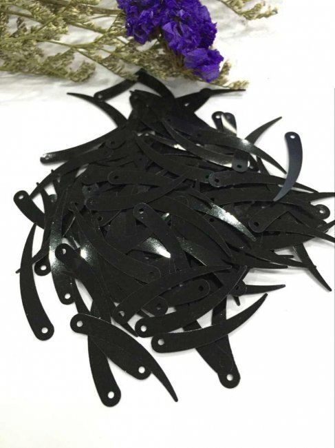 Пайетки матовые фигурные "клык" 5*32мм (50гр) цвет:1504-черный